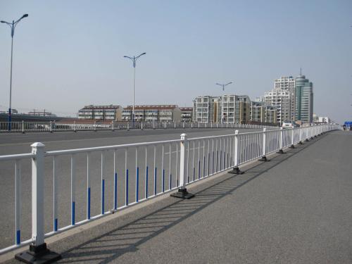 <a href='http://m.yunjingkun.com' target='_blank'><u>道路<a href='http://m.yunjingkun.com' target='_blank'><u>護欄</u></a></u></a>